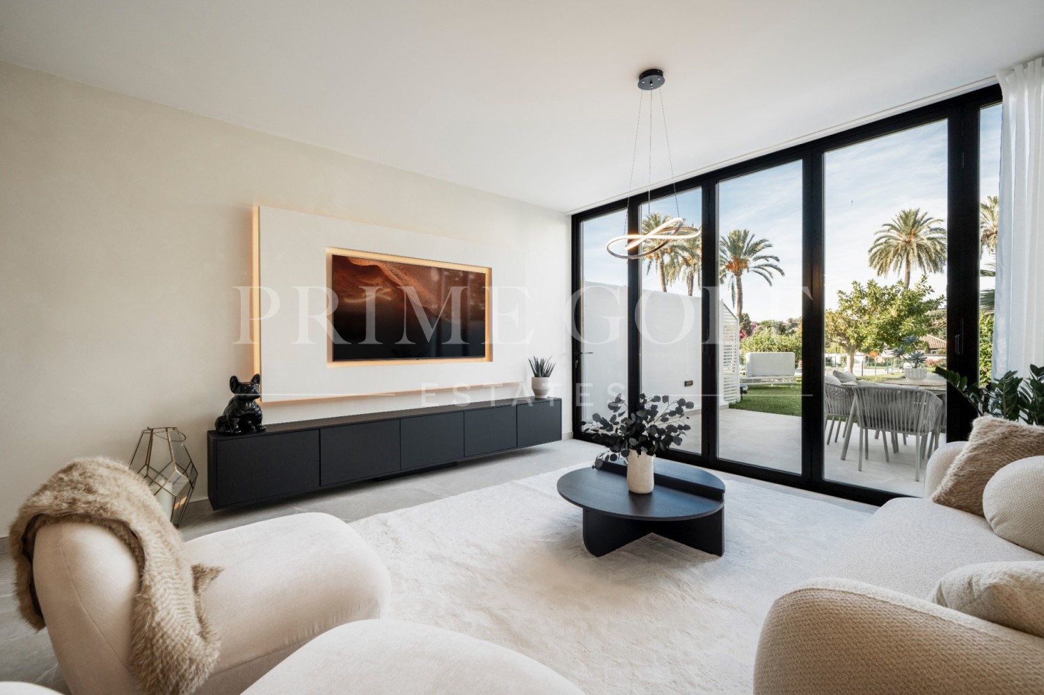 4 bed Townhouse For Sale in Nueva Andalucia, Malaga - thumb 5