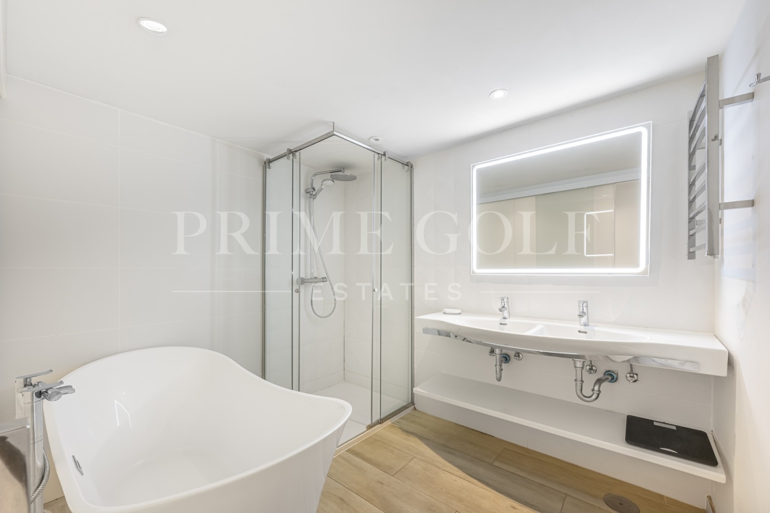 6 bed Villa For Sale in Manilva, Malaga - thumb 9