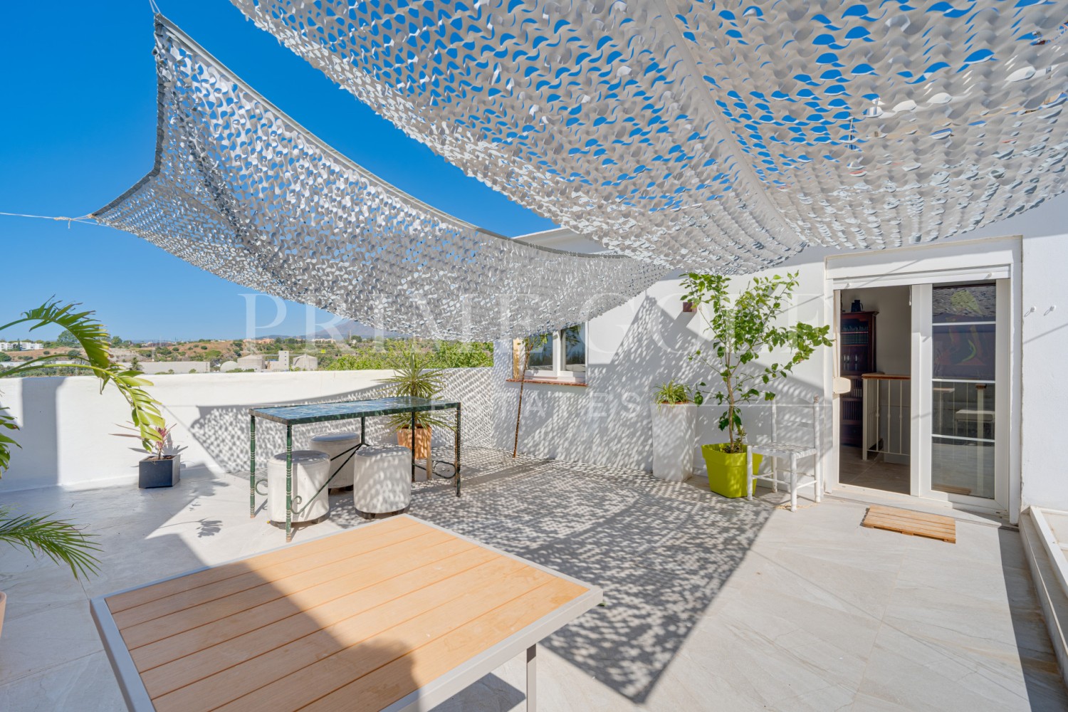 5 bed Townhouse For Sale in Estepona, Malaga - thumb 3