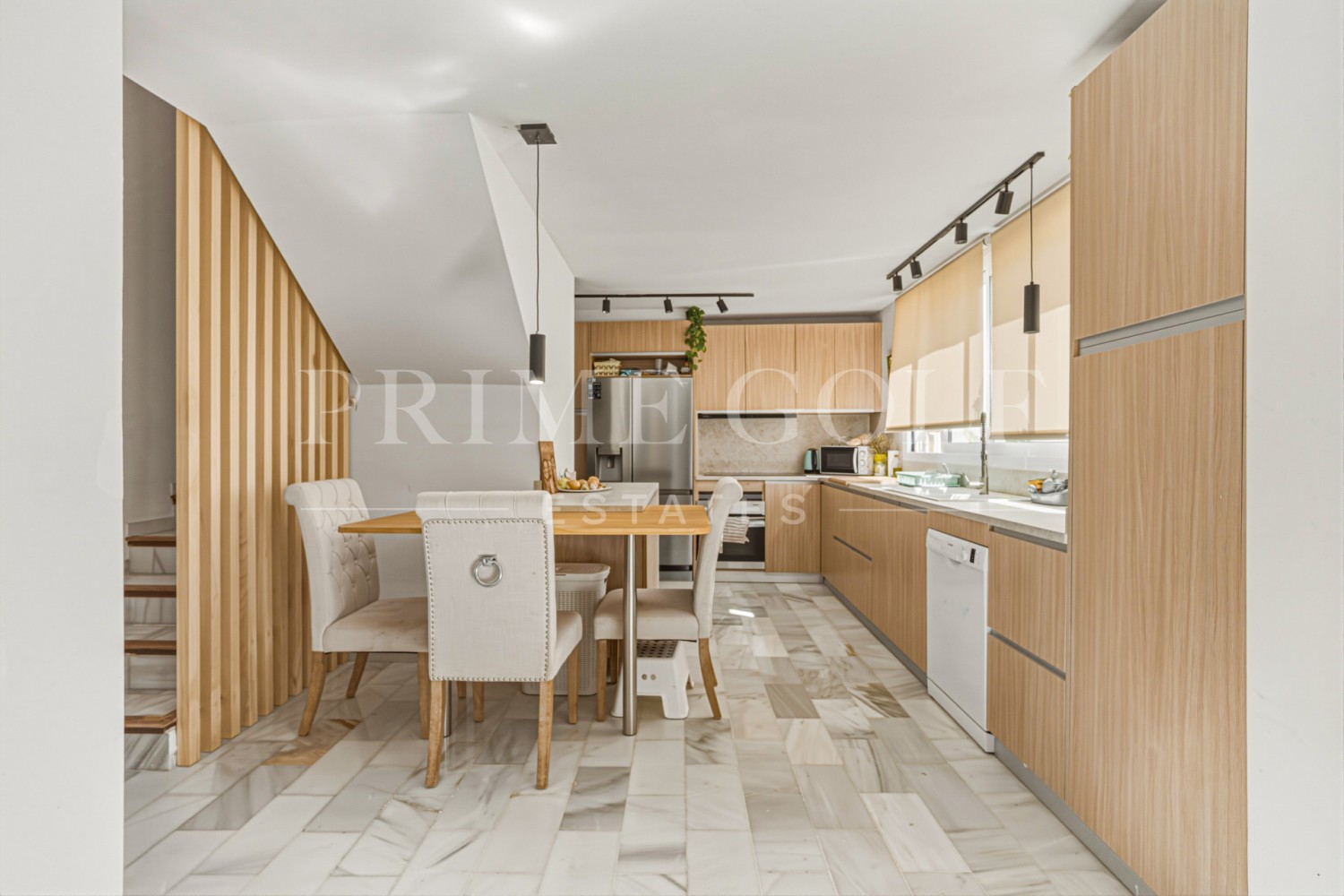 5 bed Townhouse For Sale in Estepona, Malaga - thumb 5