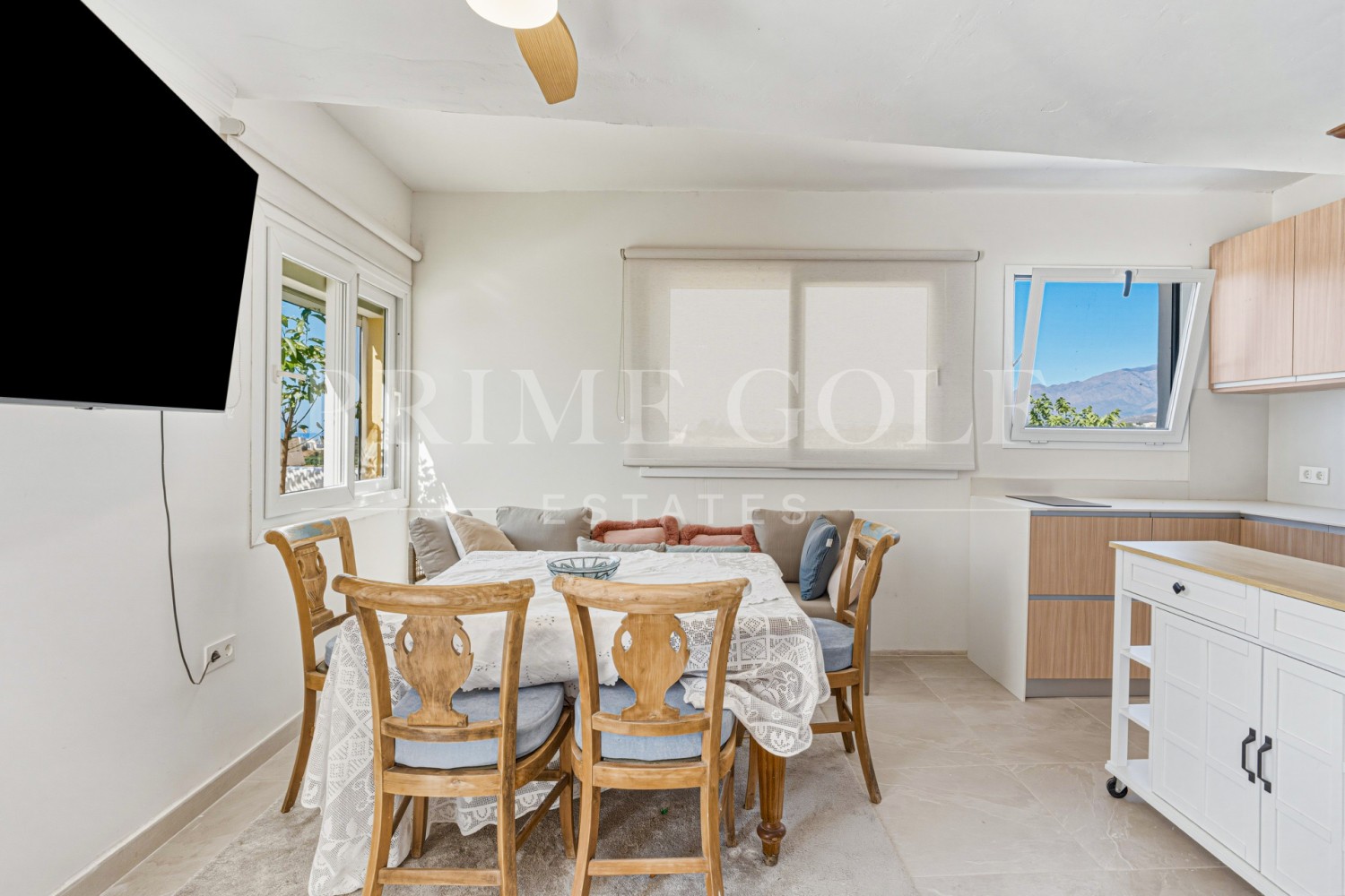 5 bed Townhouse For Sale in Estepona, Malaga - thumb 9