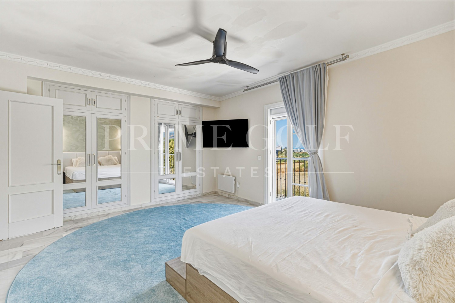 5 bed Townhouse For Sale in Estepona, Malaga - thumb 11