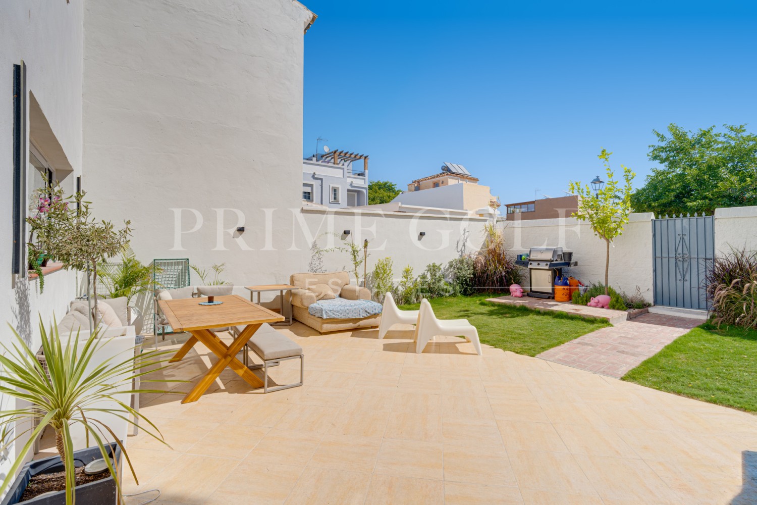 5 bed Townhouse For Sale in Estepona, Malaga - thumb 17