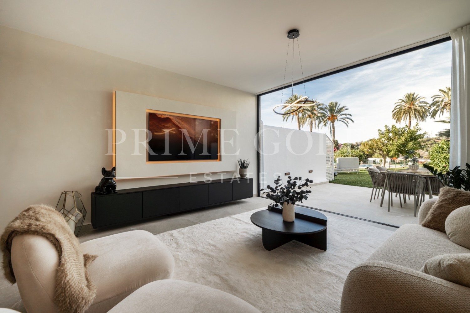 4 bed Townhouse For Sale in Nueva Andalucia, Malaga - thumb 1