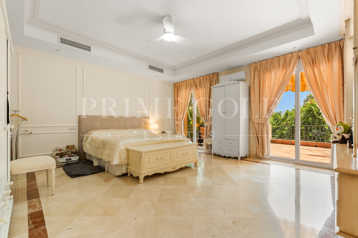 4 bed Villa For Sale in Nueva Andalucia, Malaga - thumb 14