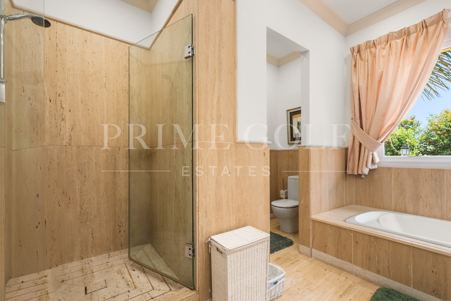 4 bed Villa For Sale in Nueva Andalucia, Malaga - thumb 22