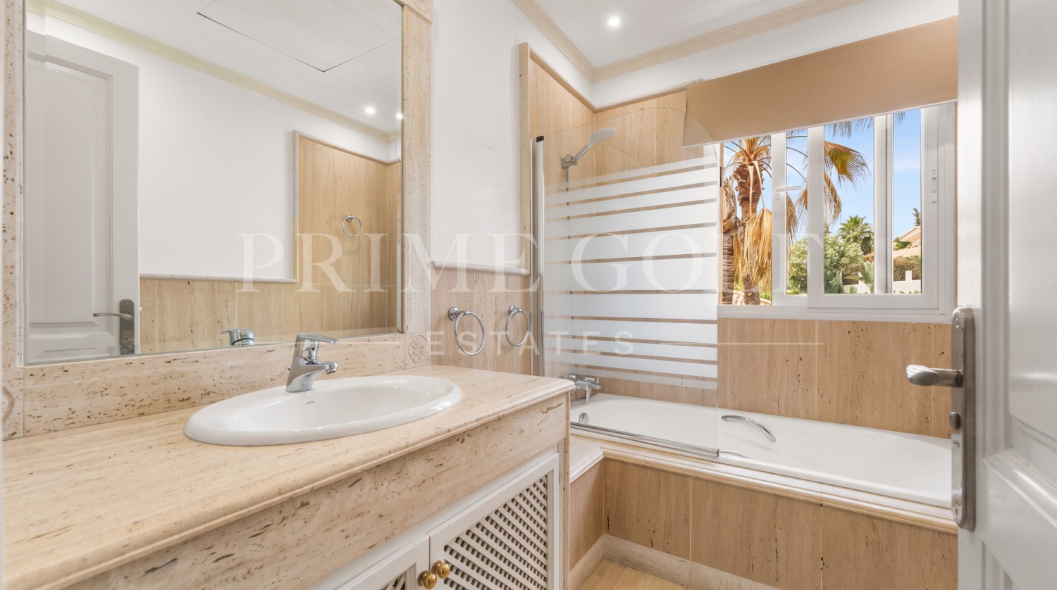 4 bed Villa For Sale in Nueva Andalucia, Malaga - thumb 24