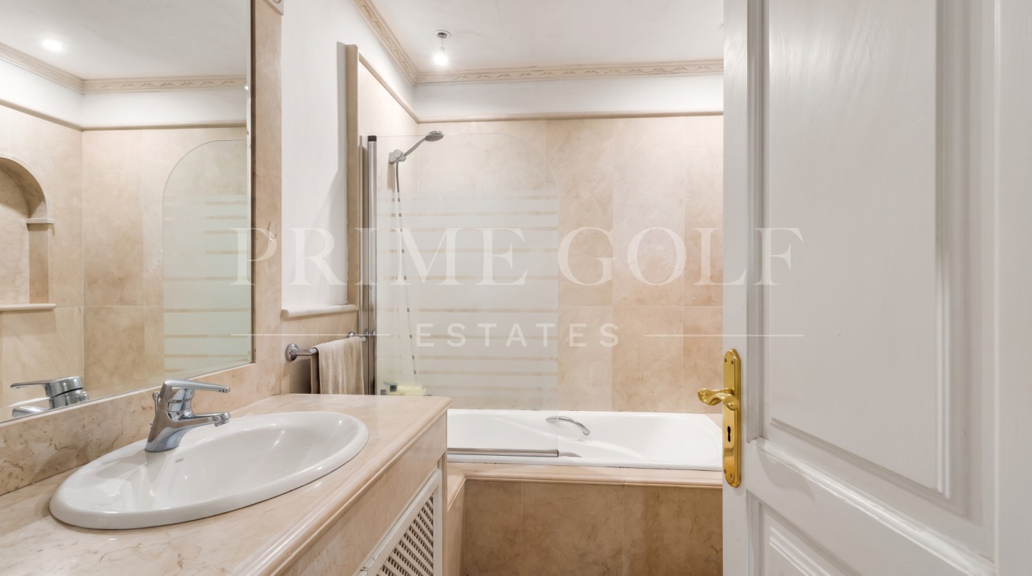 4 bed Villa For Sale in Nueva Andalucia, Malaga - thumb 27