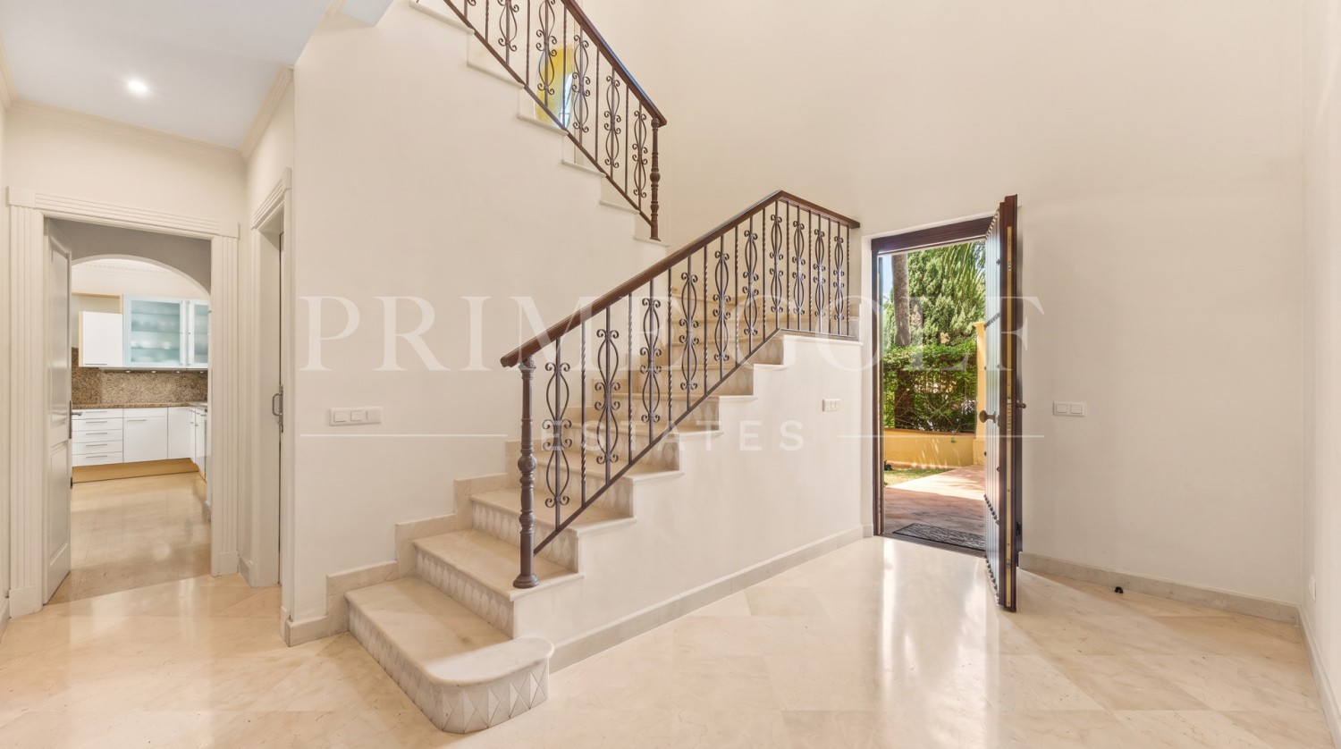 4 bed Villa For Sale in Nueva Andalucia, Malaga - thumb 28