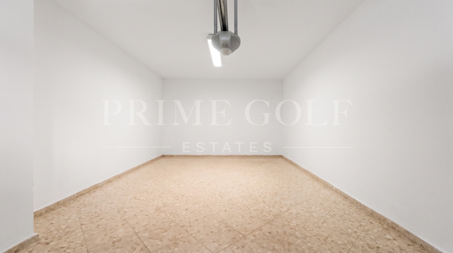 4 bed Villa For Sale in Nueva Andalucia, Malaga - thumb 30