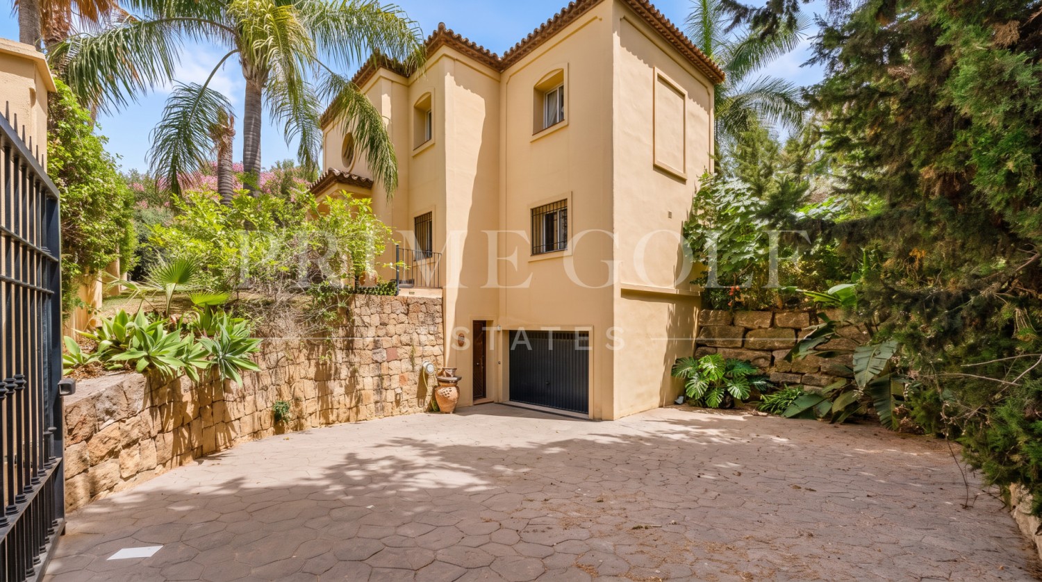 4 bed Villa For Sale in Nueva Andalucia, Malaga - thumb 37