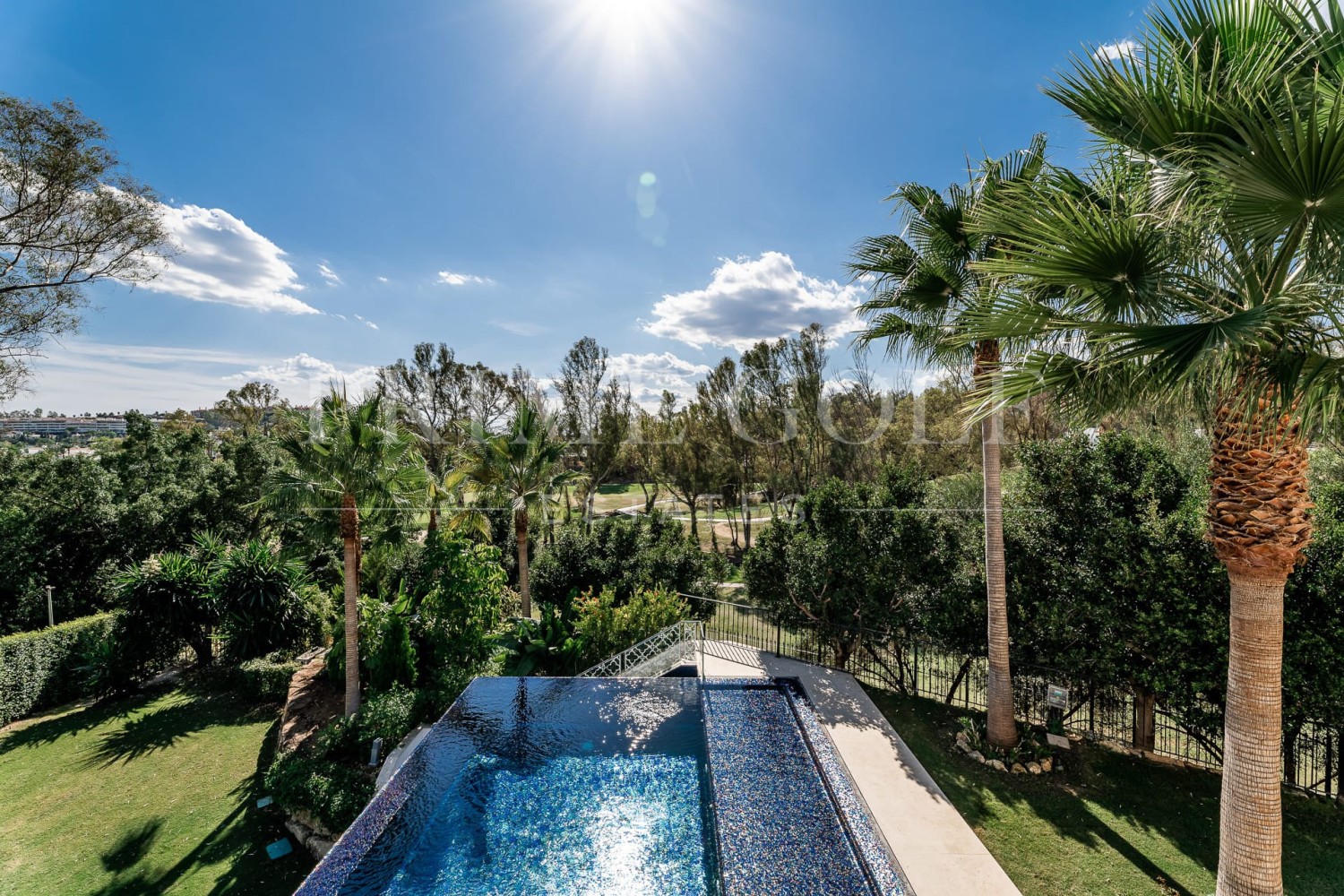 5 bed Villa For Sale in Nueva Andalucia, Malaga - thumb 3