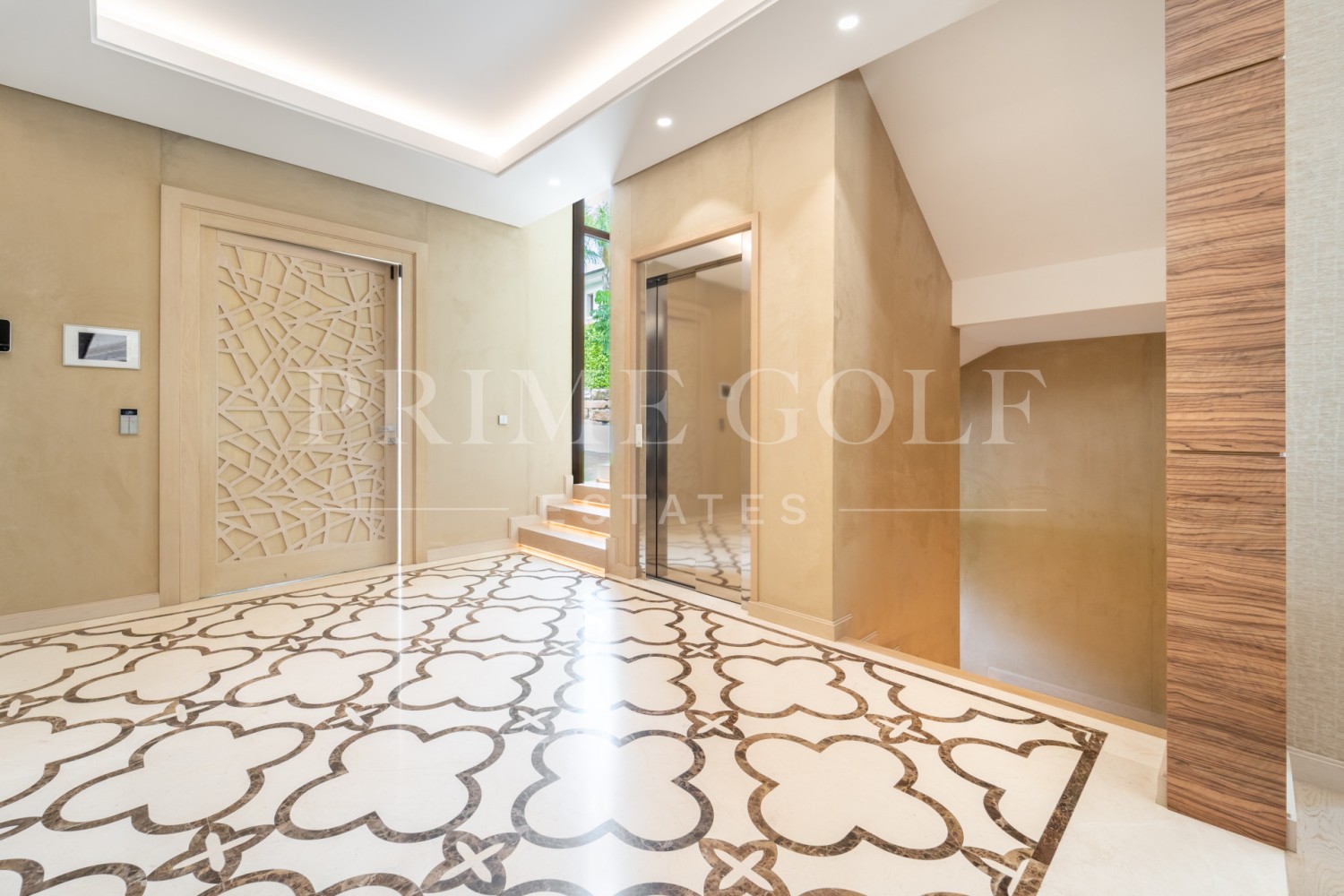 5 bed Villa For Sale in Nueva Andalucia, Malaga - thumb 5