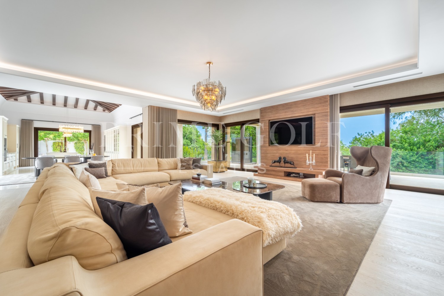 5 bed Villa For Sale in Nueva Andalucia, Malaga - thumb 7