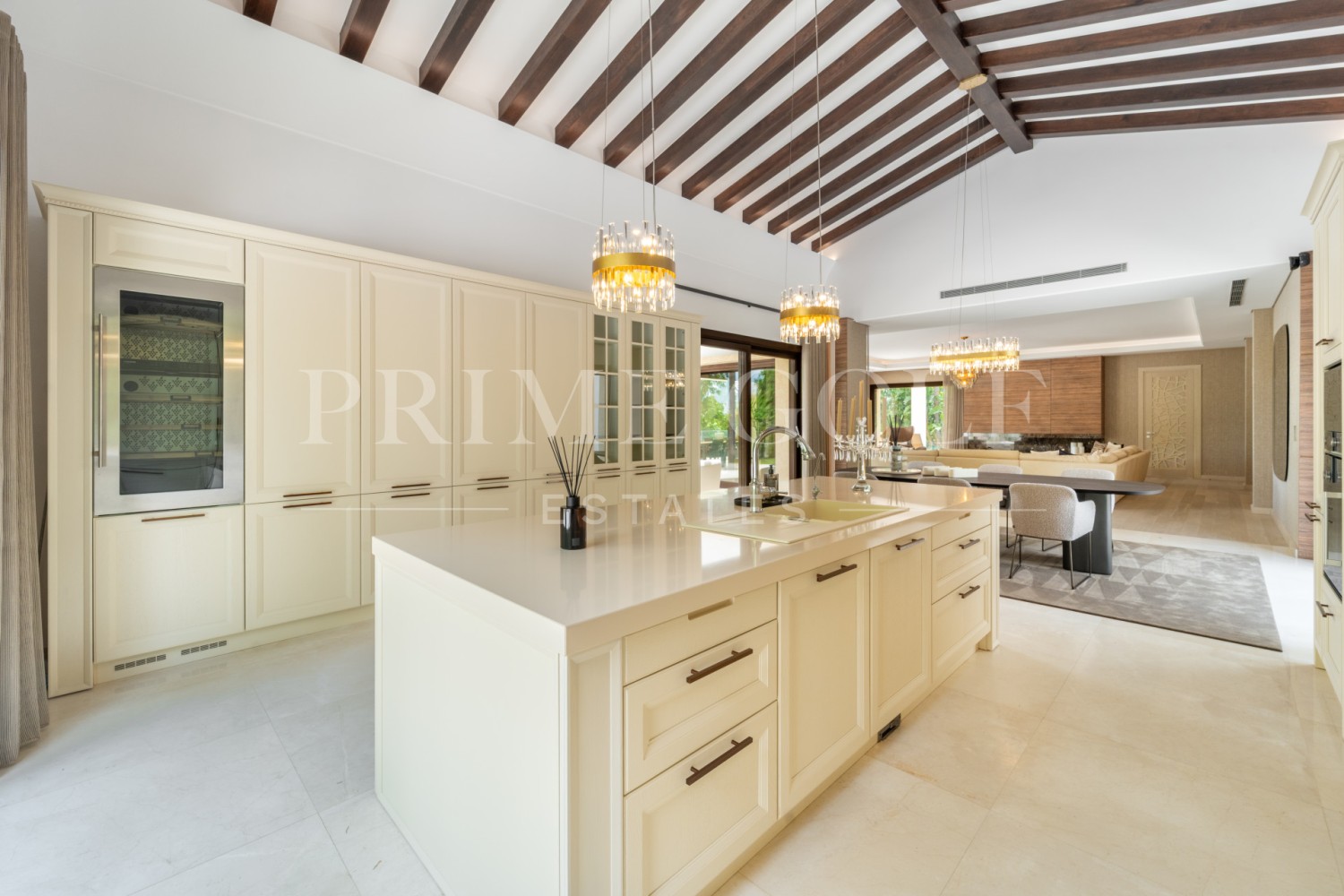 5 bed Villa For Sale in Nueva Andalucia, Malaga - thumb 8
