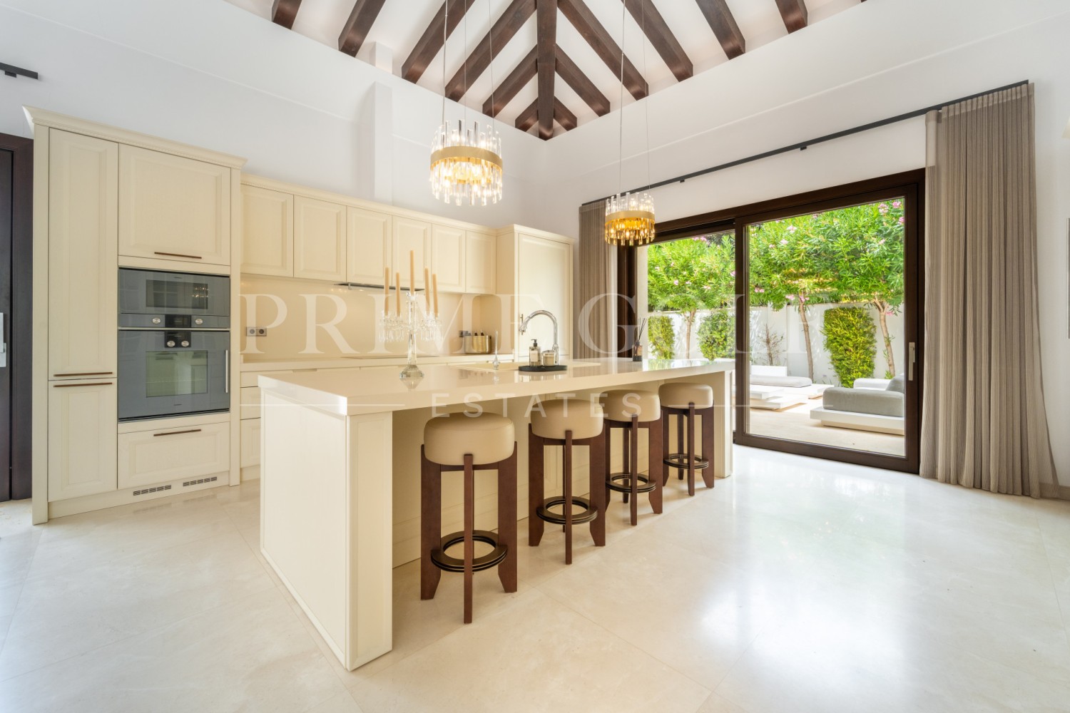 5 bed Villa For Sale in Nueva Andalucia, Malaga - thumb 9