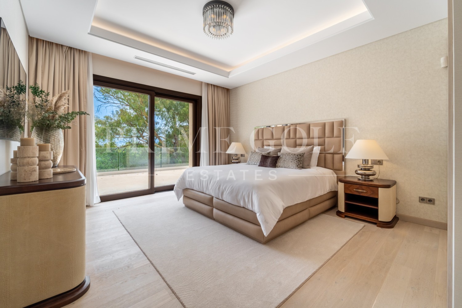 5 bed Villa For Sale in Nueva Andalucia, Malaga - thumb 22