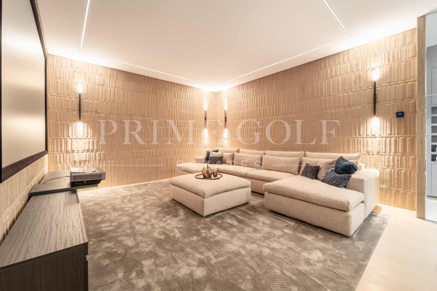 5 bed Villa For Sale in Nueva Andalucia, Malaga - thumb 25