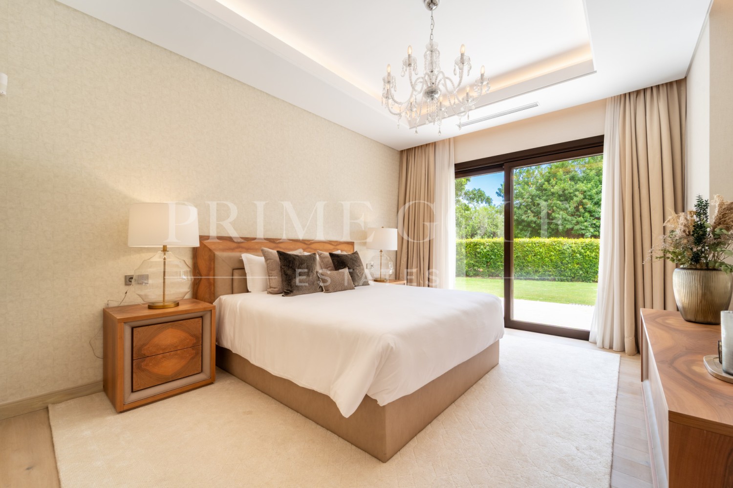 5 bed Villa For Sale in Nueva Andalucia, Malaga - thumb 28