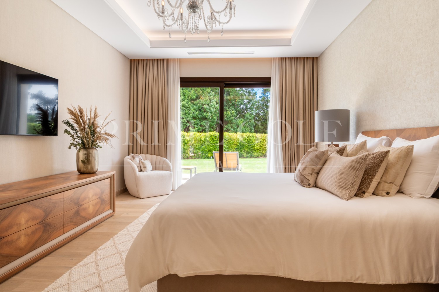 5 bed Villa For Sale in Nueva Andalucia, Malaga - thumb 31