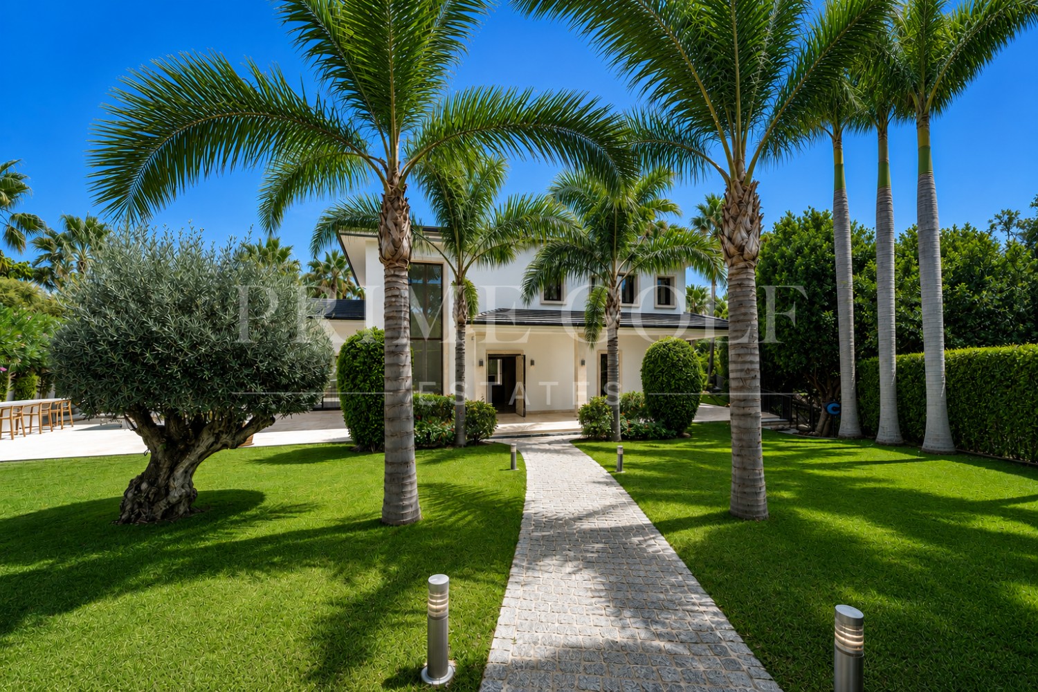 5 bed Villa For Sale in Nueva Andalucia, Malaga - thumb 40