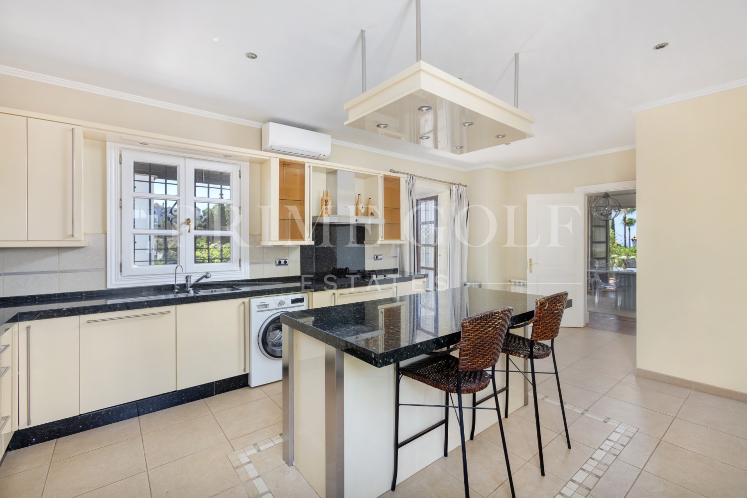 5 bed Villa For Sale in Benahavis, Malaga - thumb 15