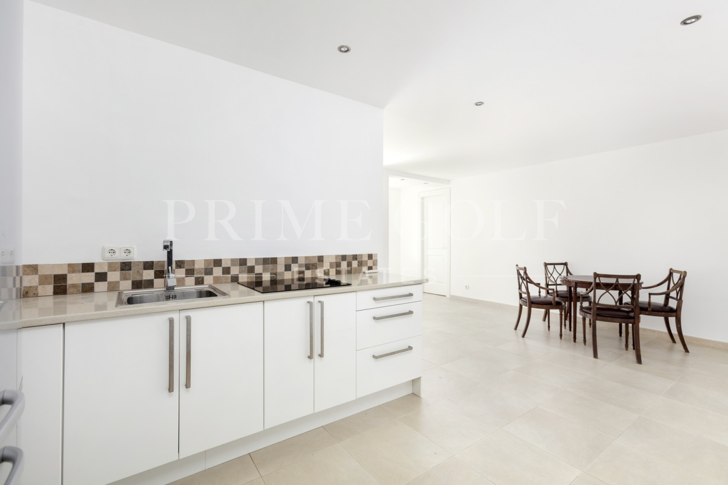 5 bed Villa For Sale in Benahavis, Malaga - thumb 18