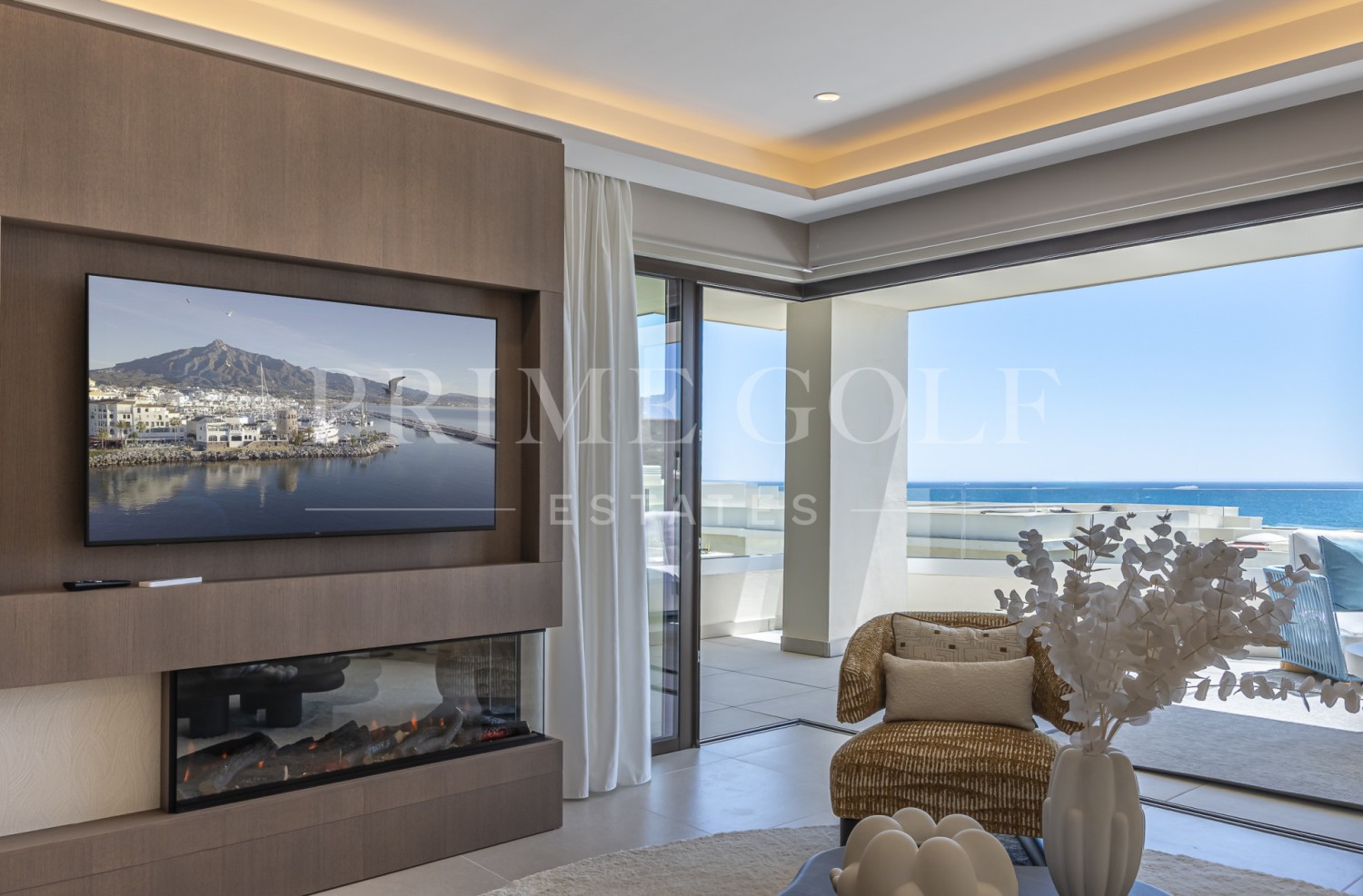 2 bed Apartment For Sale in Estepona, Malaga - thumb 2