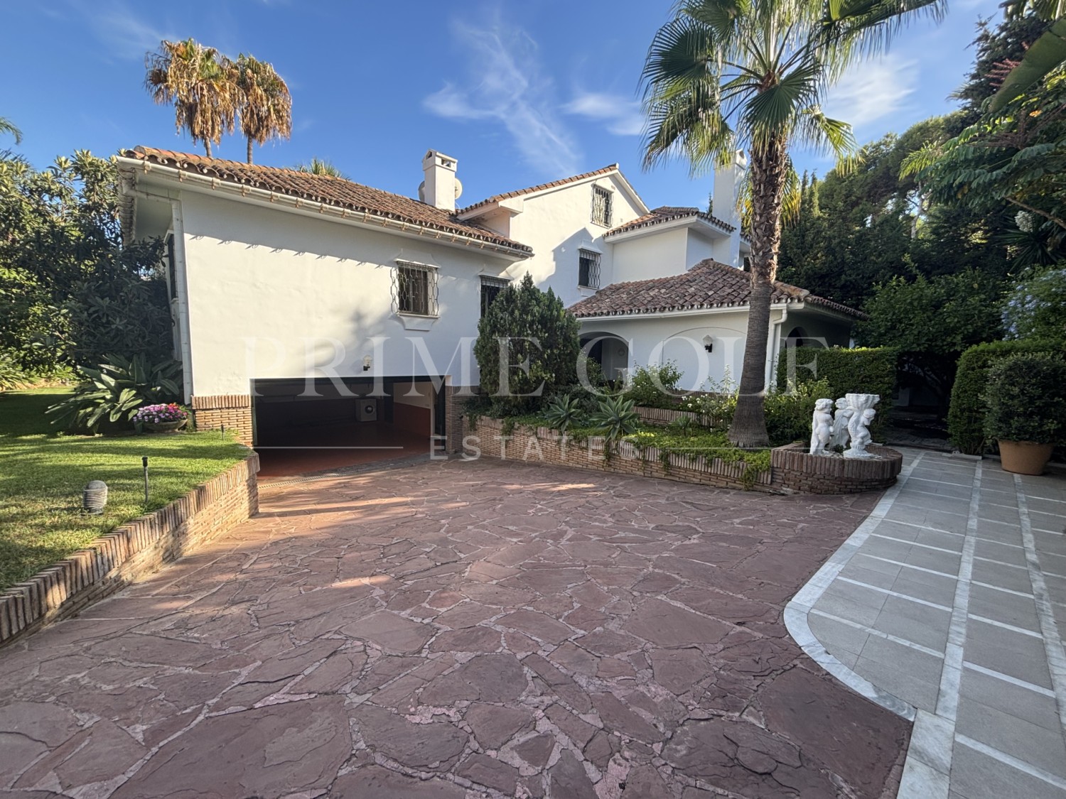 5 bed Villa For Sale in Marbella East, Malaga - thumb 5