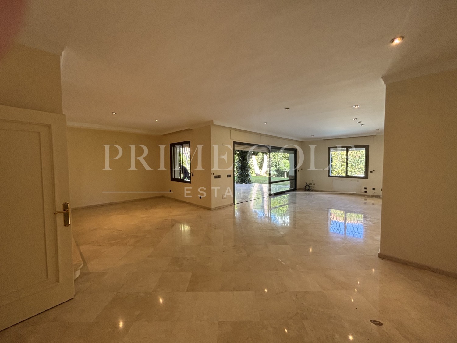 5 bed Villa For Sale in Marbella East, Malaga - thumb 14