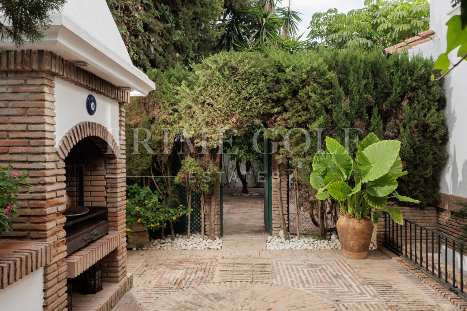 5 bed Villa For Sale in Marbella East, Malaga - thumb 22