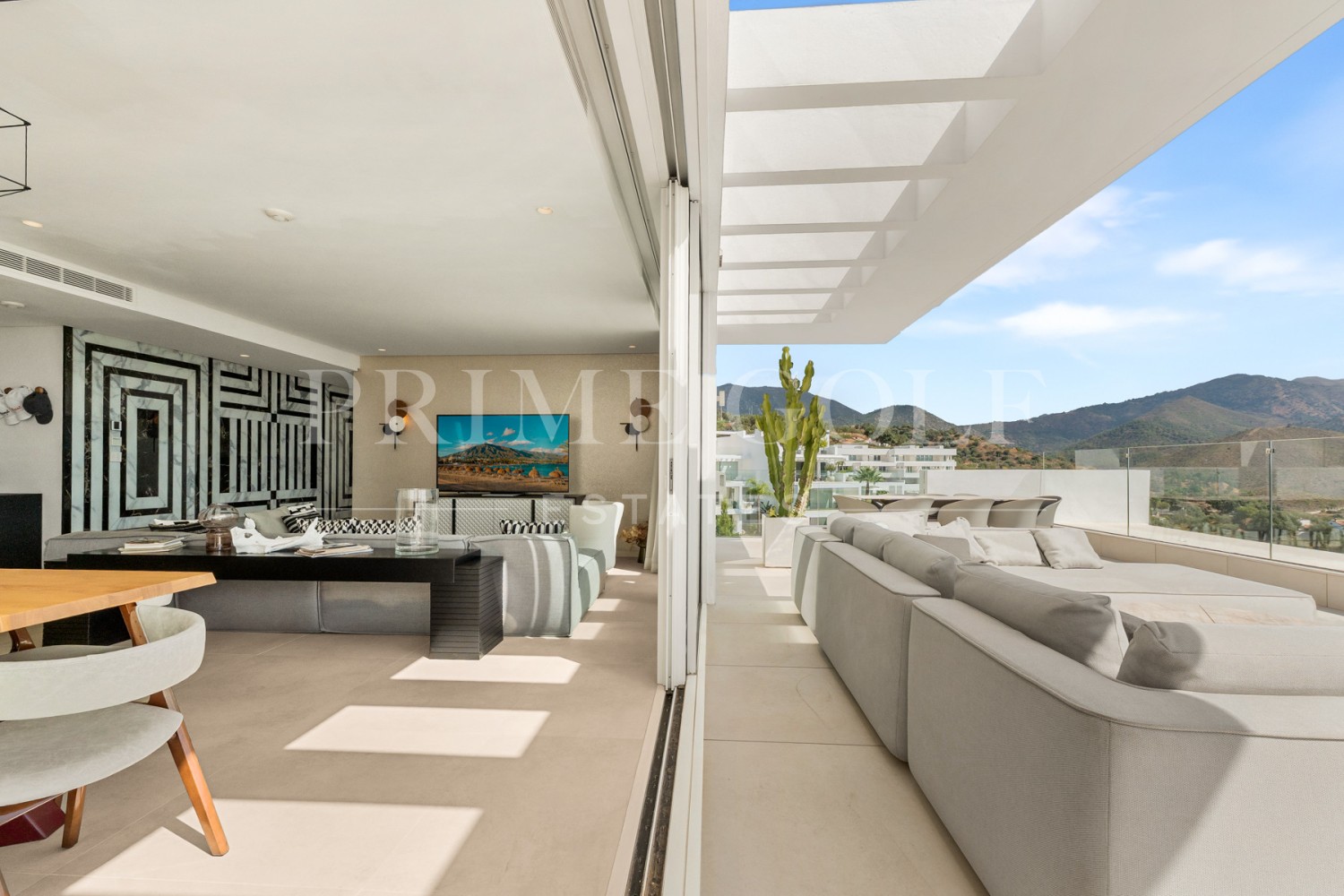 3 bed Penthouse For Sale in Ojen, Malaga - thumb 4