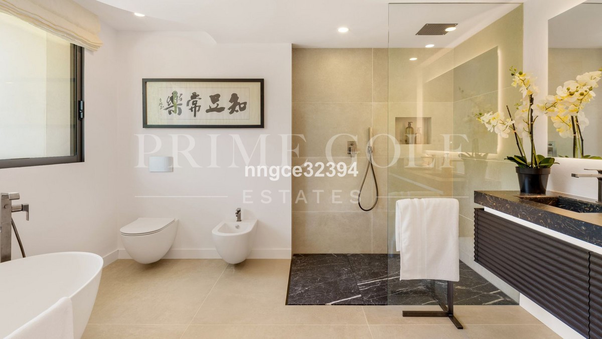 5 bed Villa For Sale in Marbella Golden Mile, Malaga - thumb 10