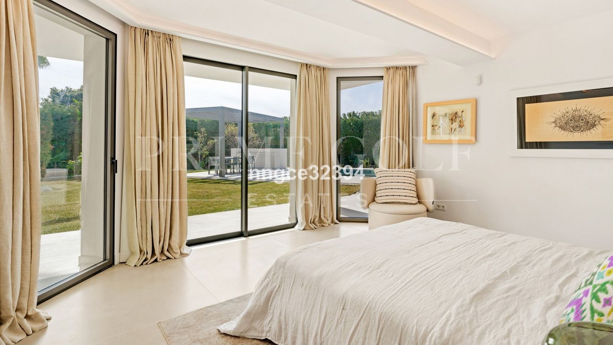 5 bed Villa For Sale in Marbella Golden Mile, Malaga - thumb 15