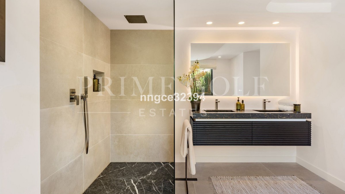 5 bed Villa For Sale in Marbella Golden Mile, Malaga - thumb 23
