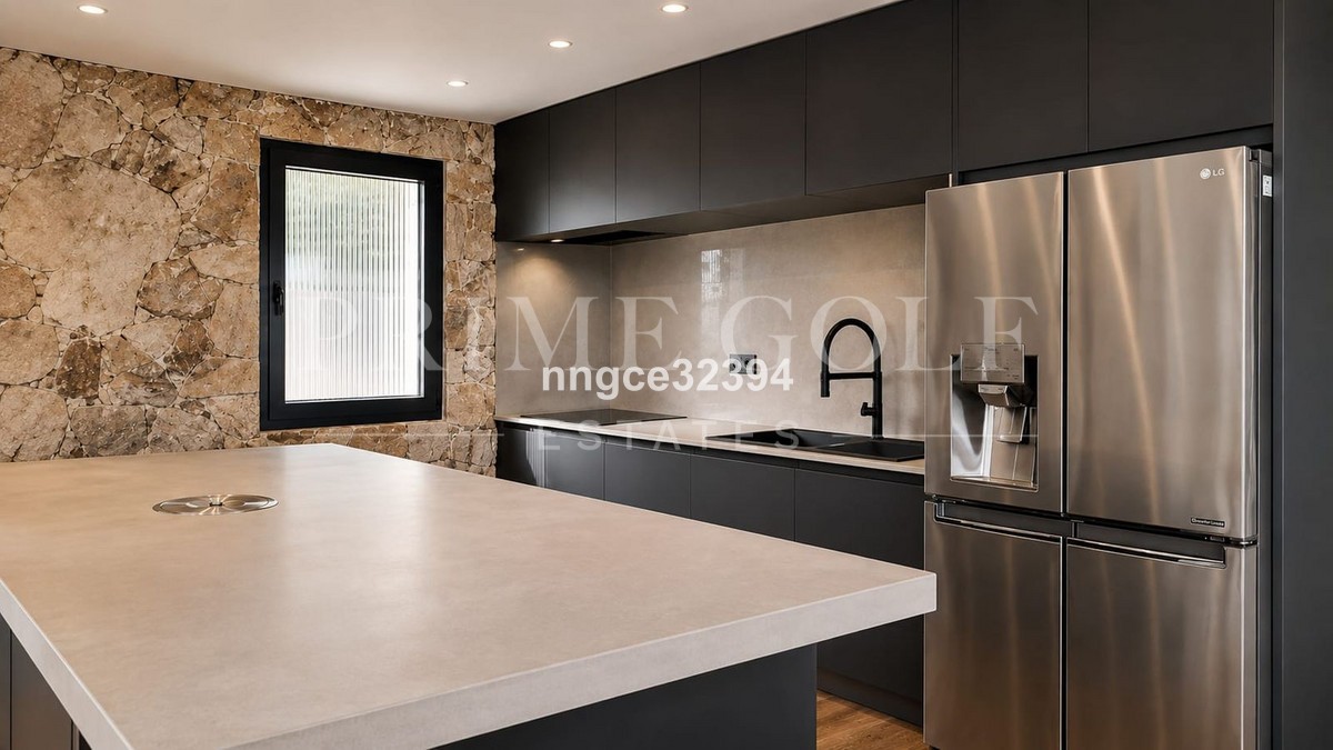 5 bed Villa For Sale in Estepona, Malaga - thumb 7