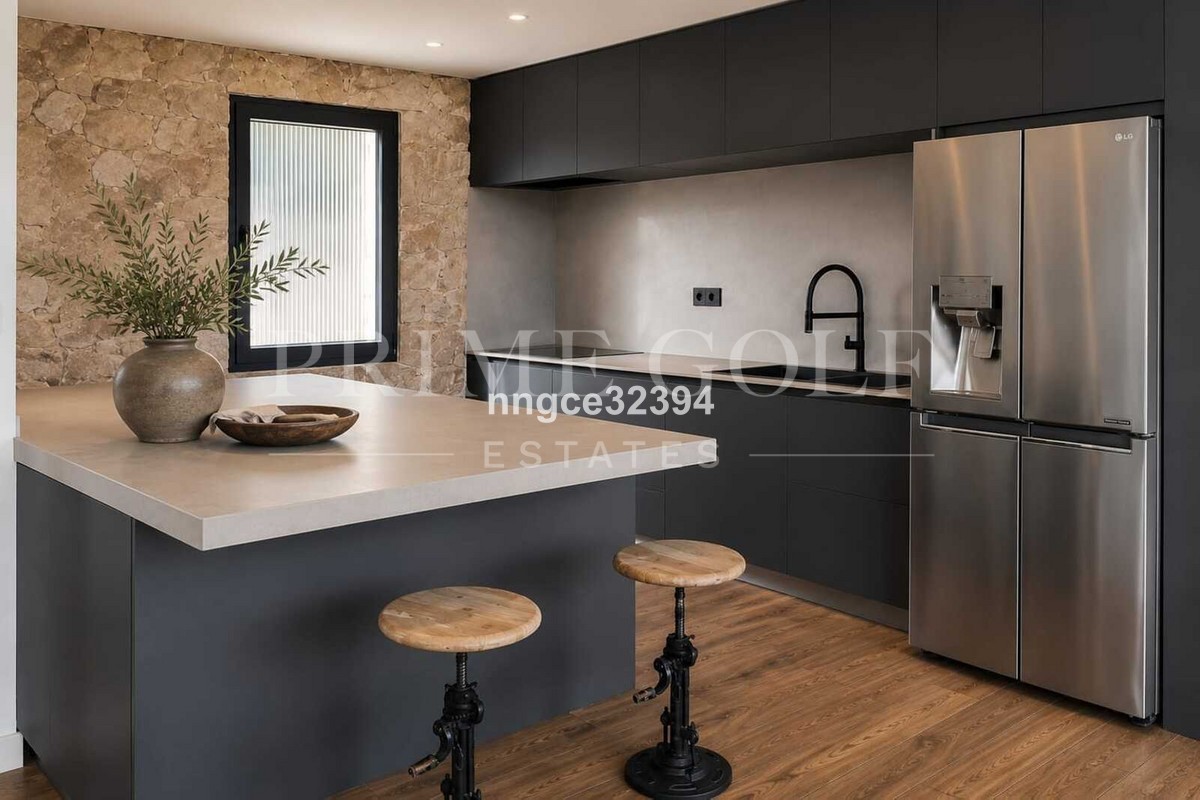 5 bed Villa For Sale in Estepona, Malaga - thumb 8