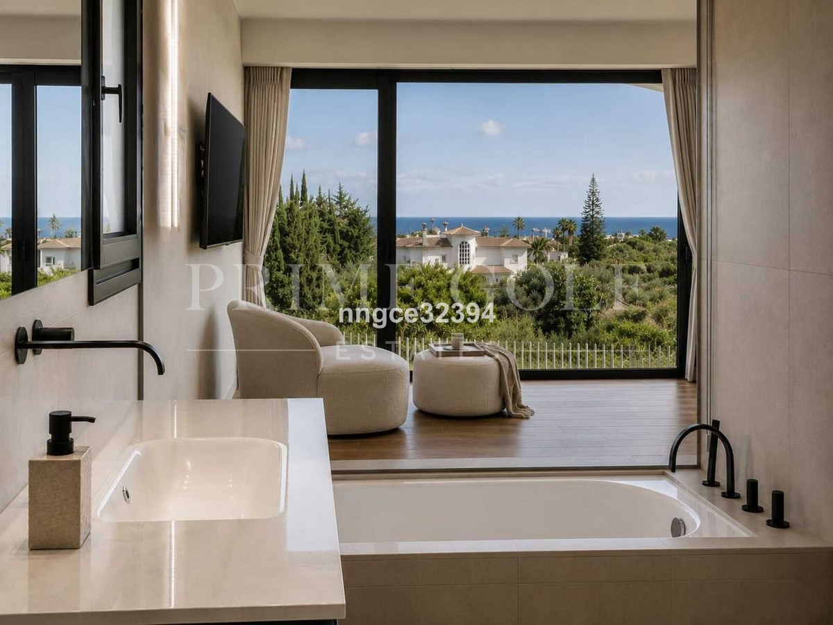 5 bed Villa For Sale in Estepona, Malaga - thumb 12