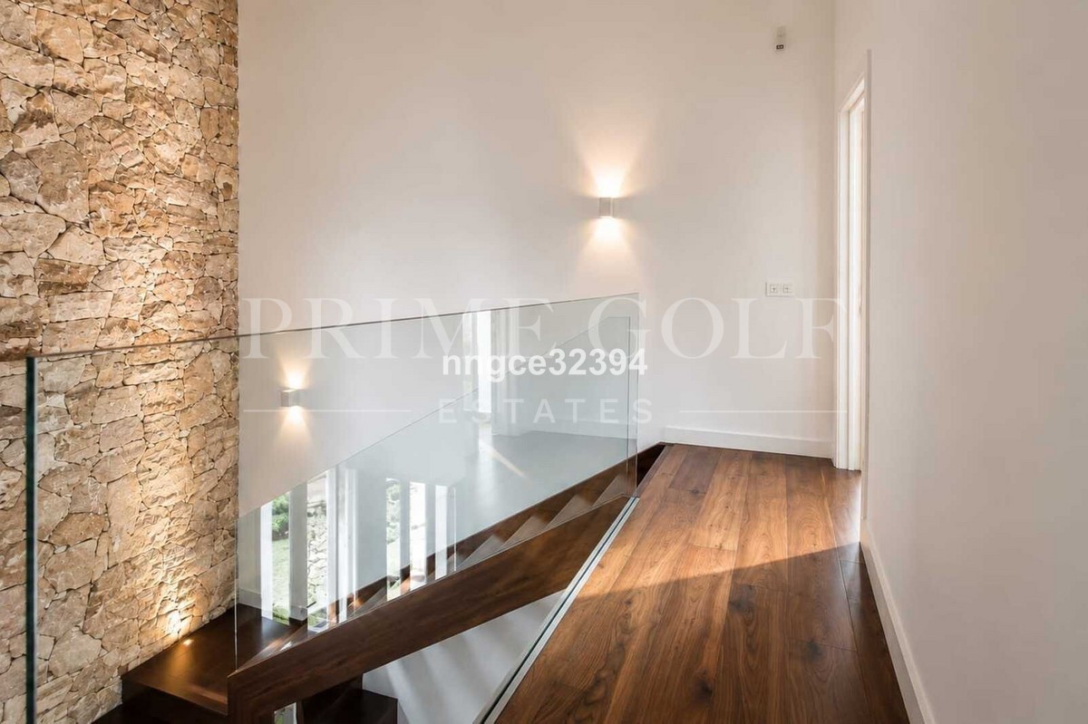 5 bed Villa For Sale in Estepona, Malaga - thumb 19