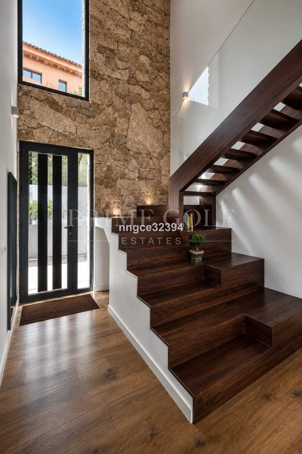 5 bed Villa For Sale in Estepona, Malaga - thumb 23