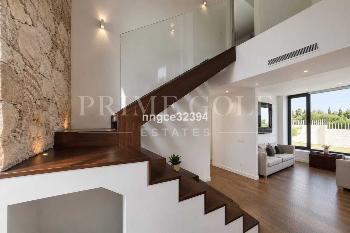 5 bed Villa For Sale in Estepona, Malaga - thumb 24