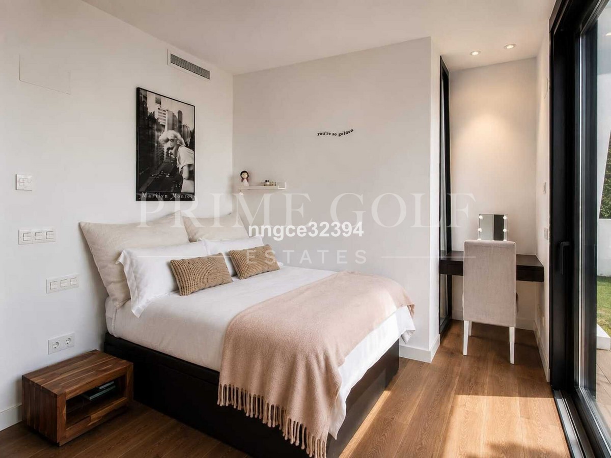 5 bed Villa For Sale in Estepona, Malaga - thumb 32