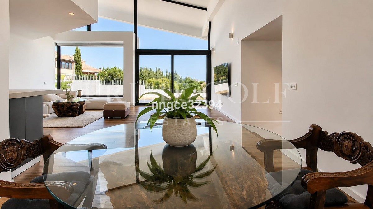 5 bed Villa For Sale in Estepona, Malaga - thumb 38