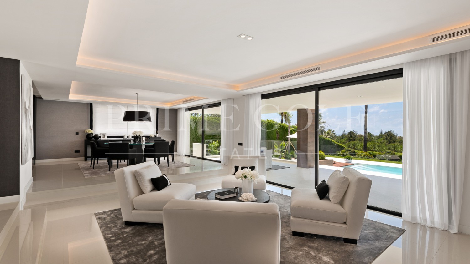 6 bed Villa For Sale in Nueva Andalucia, Malaga - thumb 4