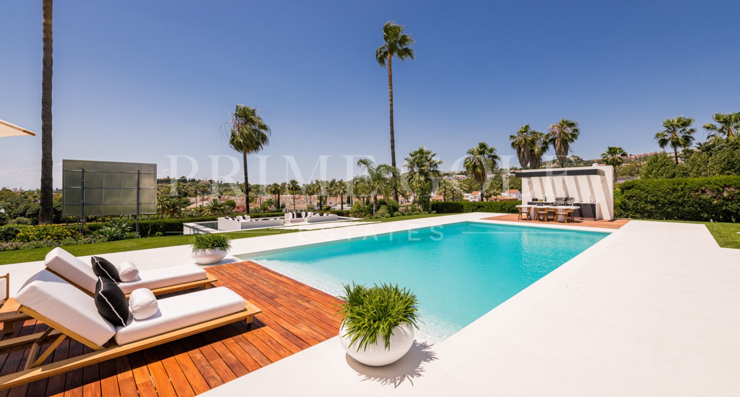 6 bed Villa For Sale in Nueva Andalucia, Malaga - thumb 6