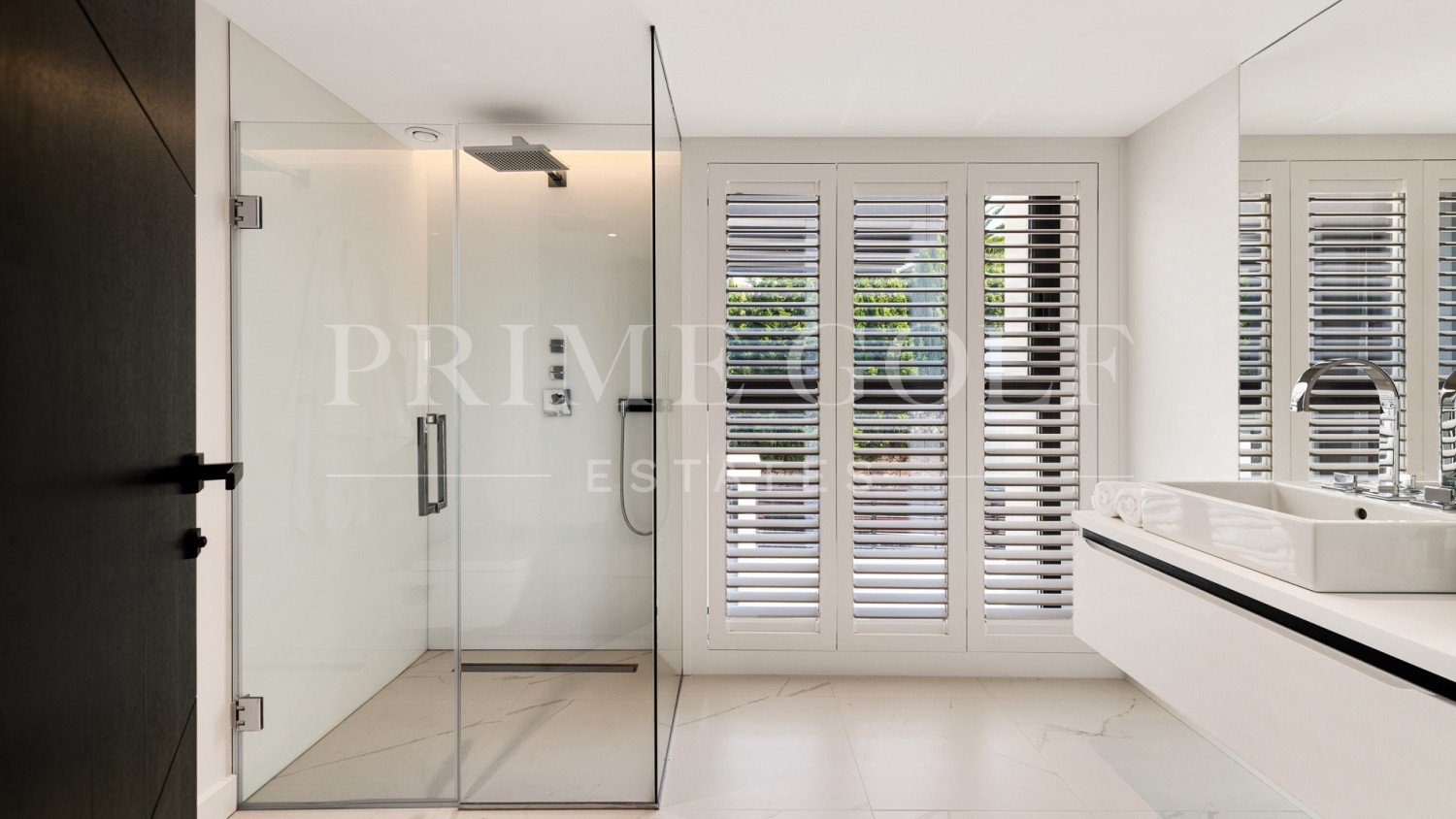 6 bed Villa For Sale in Nueva Andalucia, Malaga - thumb 28