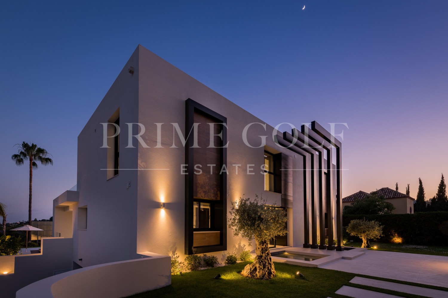 6 bed Villa For Sale in Nueva Andalucia, Malaga - thumb 39