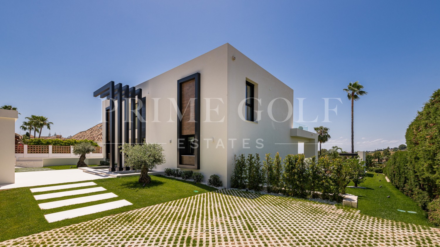 6 bed Villa For Sale in Nueva Andalucia, Malaga - thumb 52