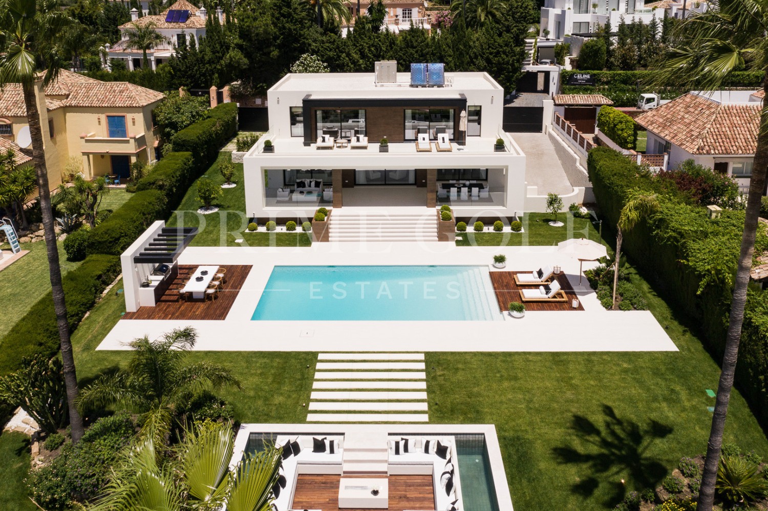 6 bed Villa For Sale in Nueva Andalucia, Malaga - thumb 59