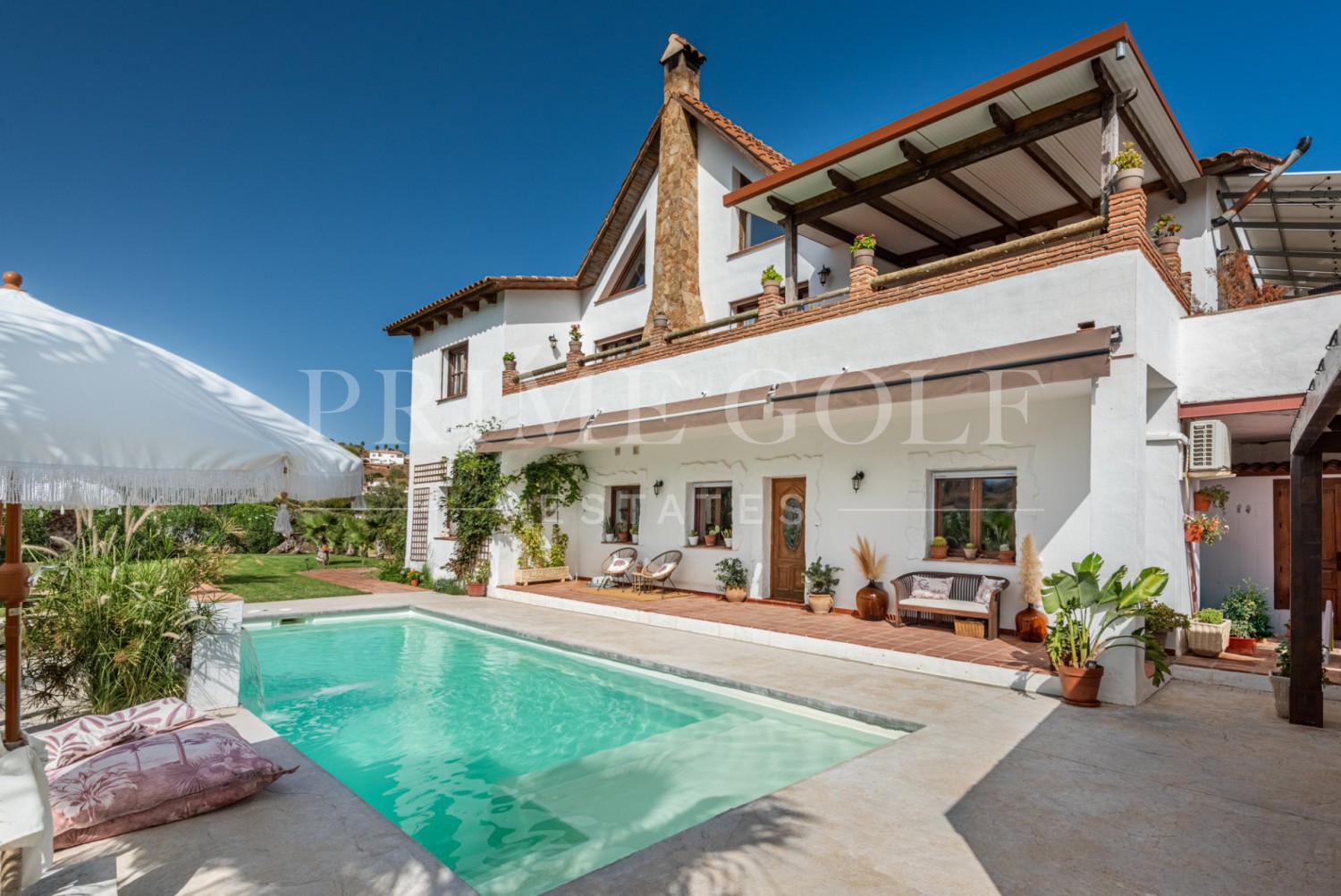 5 bed Villa For Sale in Mijas Costa, Malaga - thumb 1